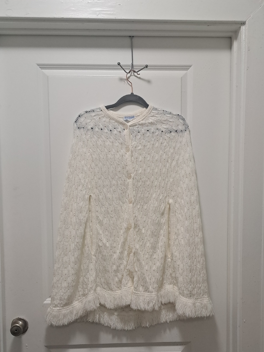 Vintage 1970s Sears Cream Button-Up Knit Shaw with Fringe Detail